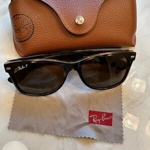 Ray-Ban Black Polarized Wayfarer Sunglasses